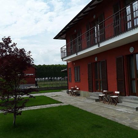 Tra Menta E Meliga Hotel Carignano  Exterior photo